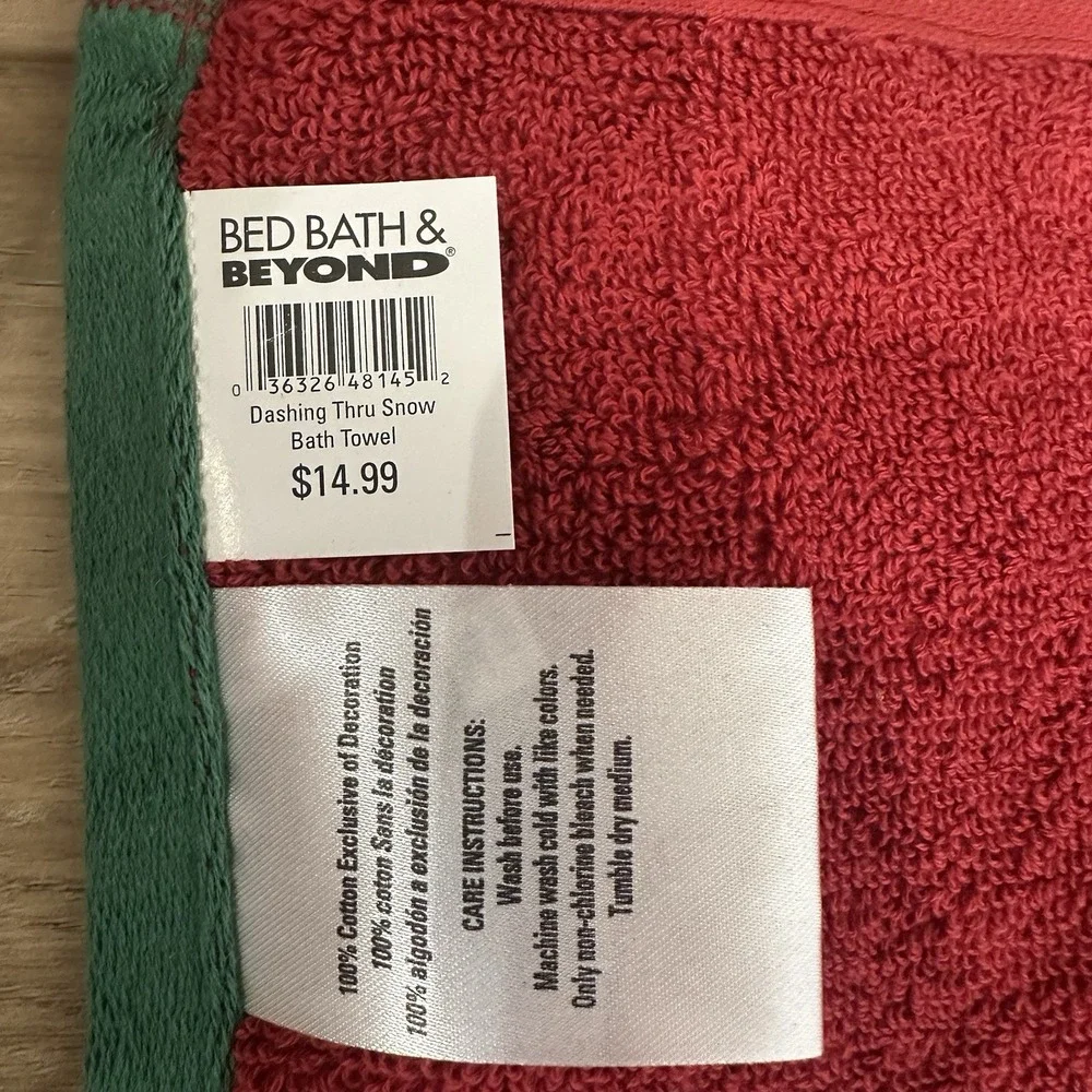 VTG Bed Bath & Beyond Christmas Towel & Hand Towel Set NEW Red Reindeer Stocking
